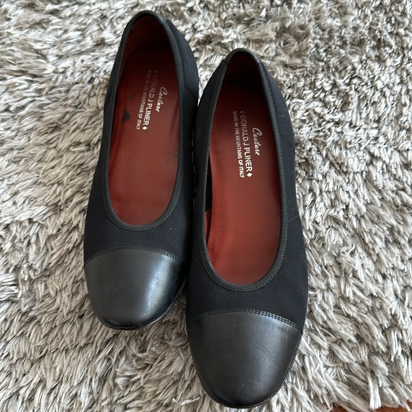 Donald J Pliner Black Ballet Flats, EUC, size 7.5 - Picture 4 of 7